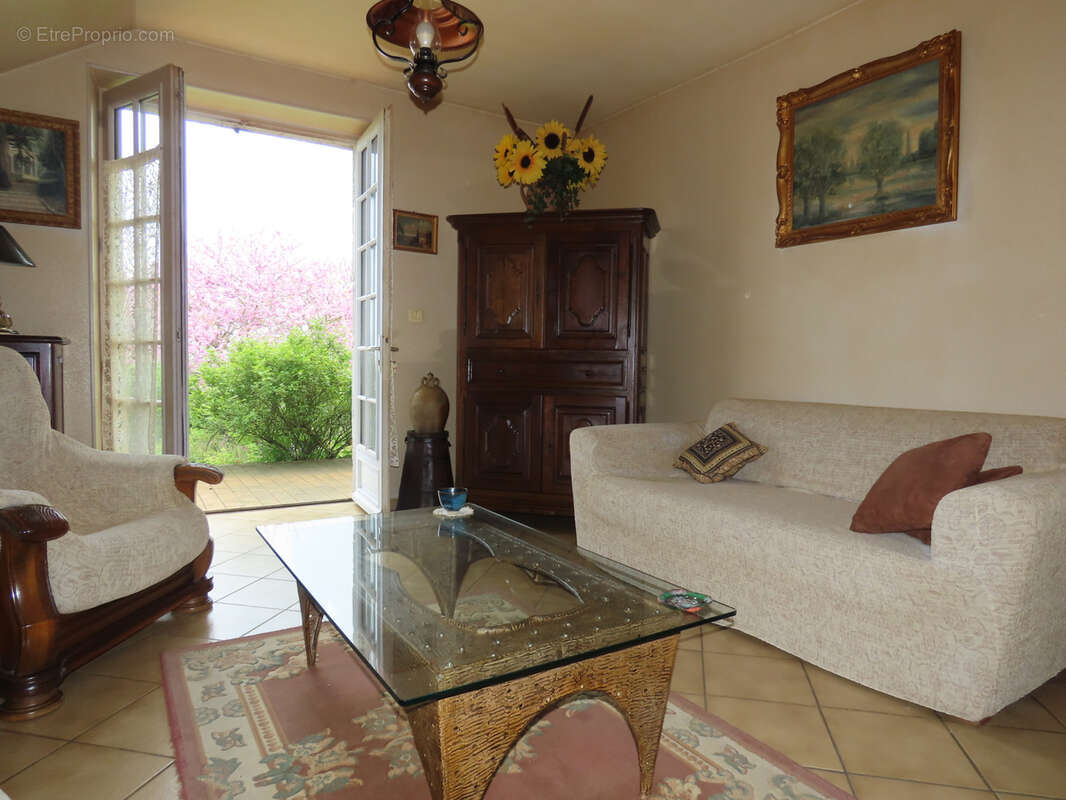 Maison 113 m² à Charroux  - photo 6