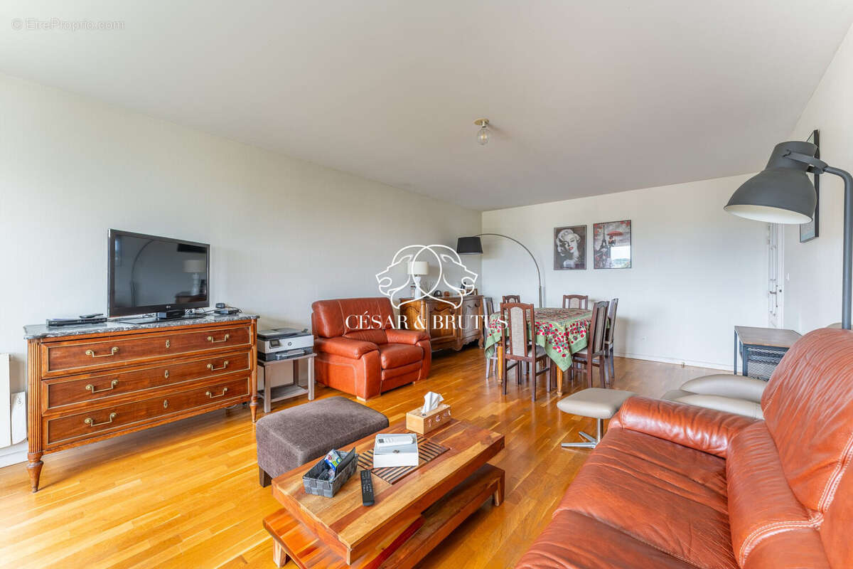 Appartement à SAINT-GENIS-LAVAL