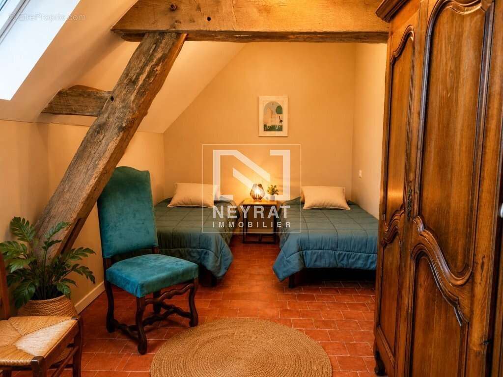Maison à SAINT-BONNET-DE-VIEILLE-VIGNE