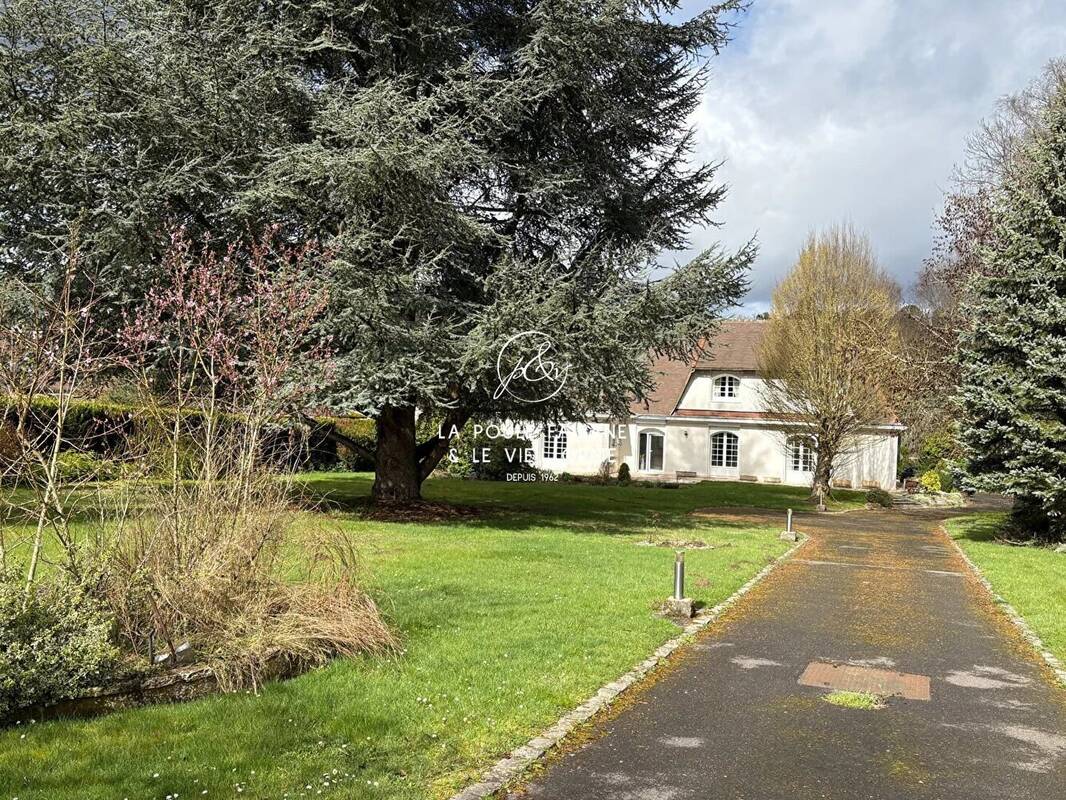 Maison à POIGNY-LA-FORET