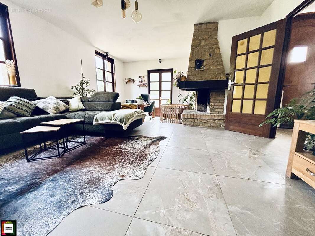 Maison à COSNES-ET-ROMAIN