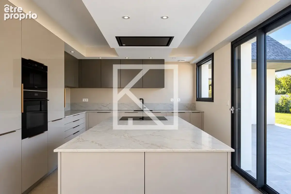 Maison 9 pièces 208 m² à vendre à Saint-Barthelemy-D'anjou (49124) - photo 5
