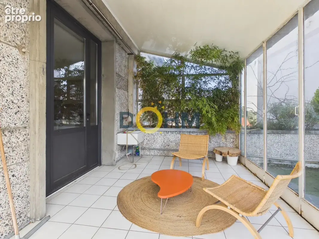 Un bien de caractère avec terrasse dans un bâtiment exceptionnel au cœur du Puy-en-Velay ! - photo 2