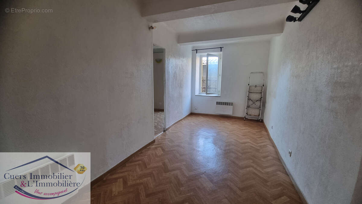 Appartement à LA CRAU