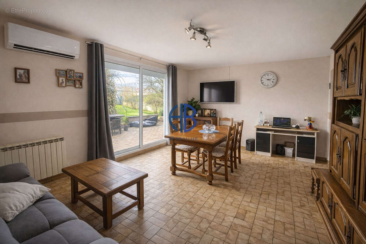 Maison à MORESTEL