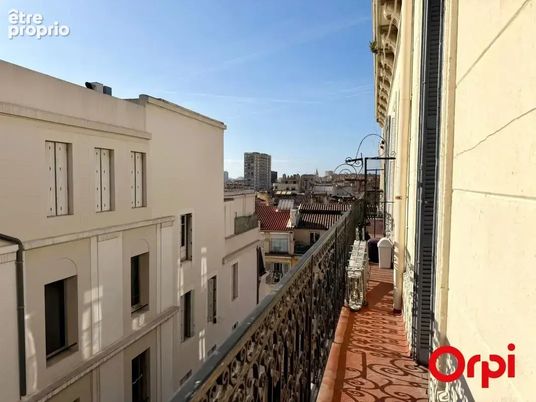 T4 de charme avec balcons et chambres de bonne – 128 m² – Saint-Charles / Le Chapitre (13001) - photo 2