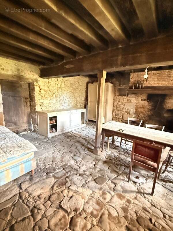 Maison à LA CELLE-DUNOISE