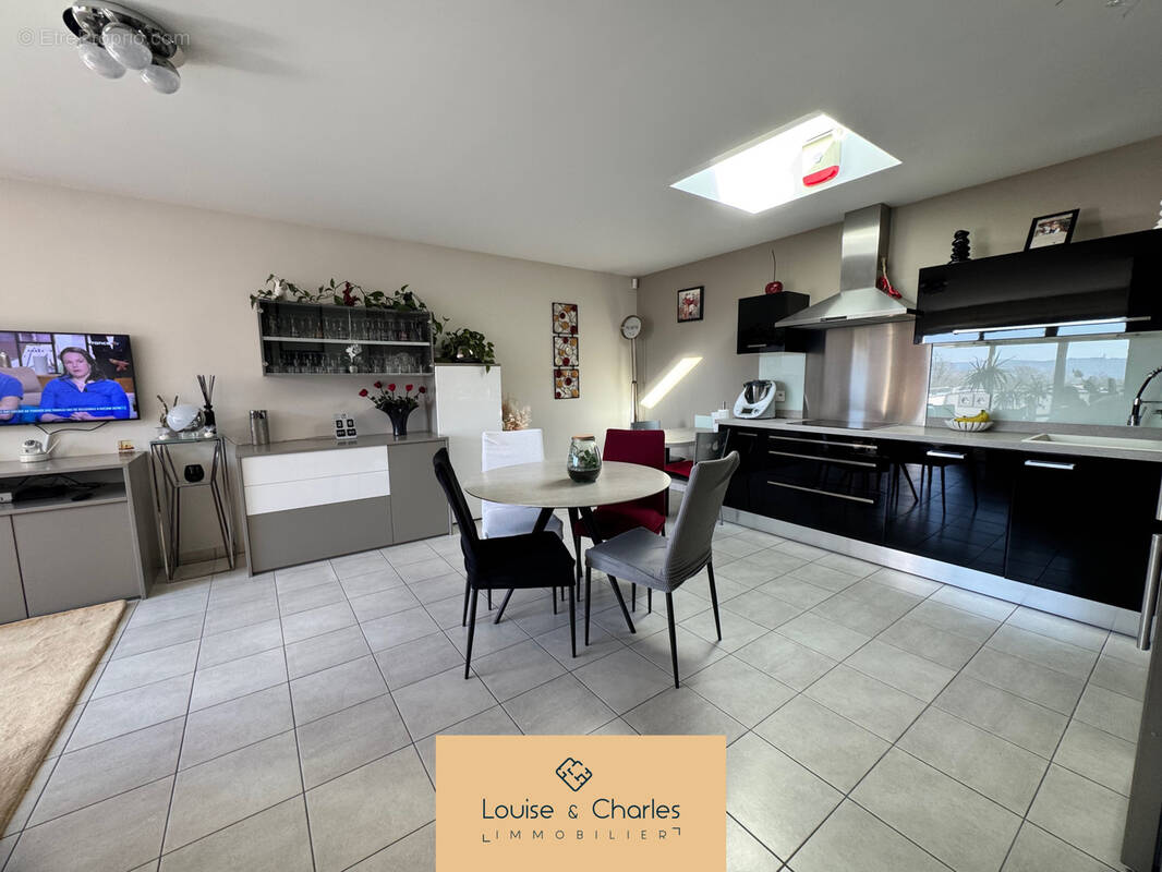 Appartement à RILLIEUX-LA-PAPE