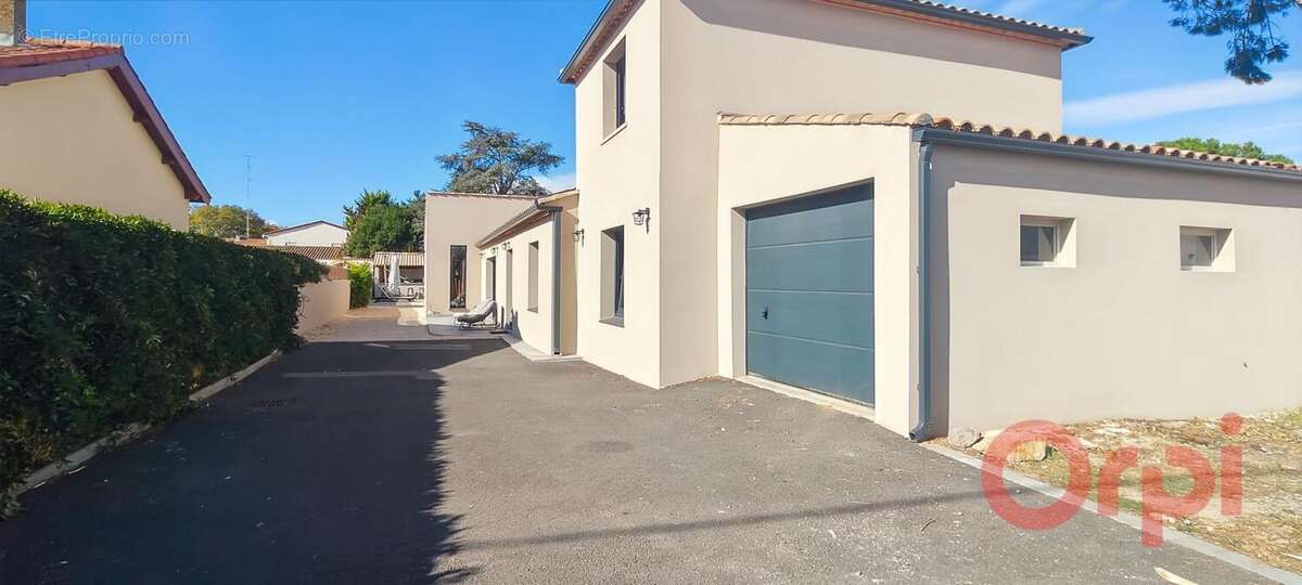 Maison à VILLENEUVE-LES-BEZIERS