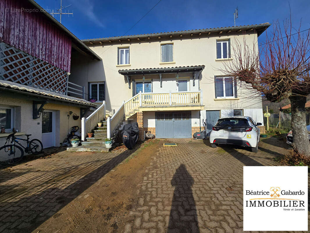 Maison à LE PERREON