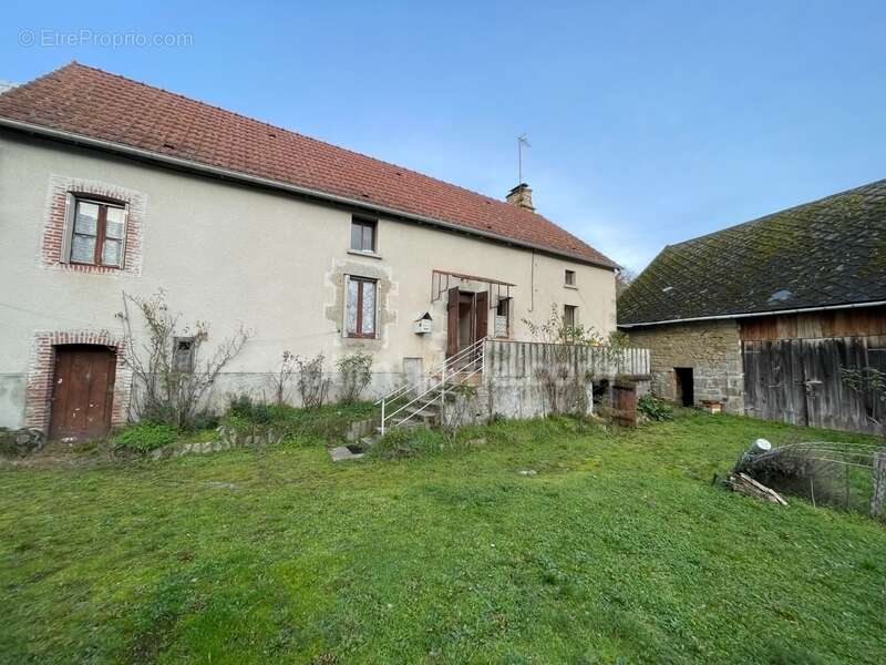 Maison à SAINT-PRIEST-LA-FEUILLE