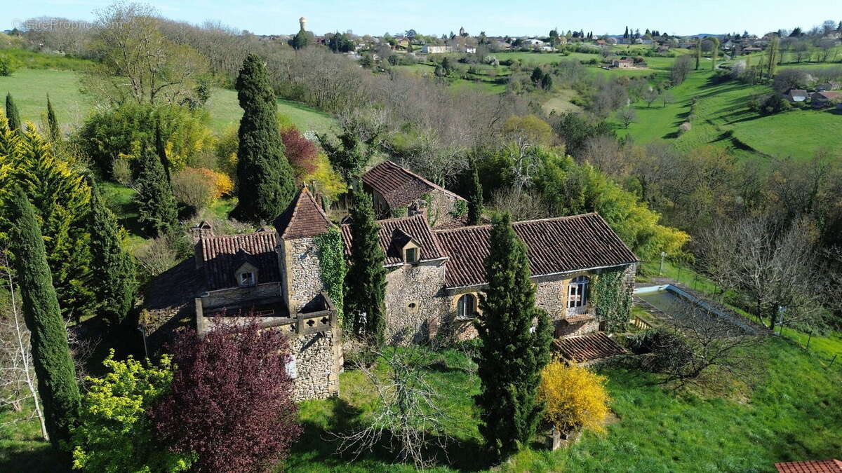 DJI0459 - Maison à MONPLAISANT