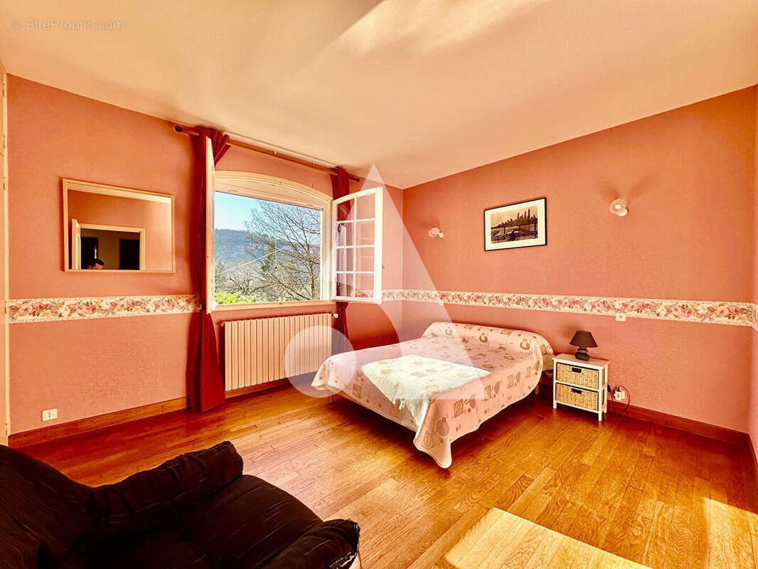 Maison Tour De Faure 140m², 6 pièces, 4 chambres. - photo 10