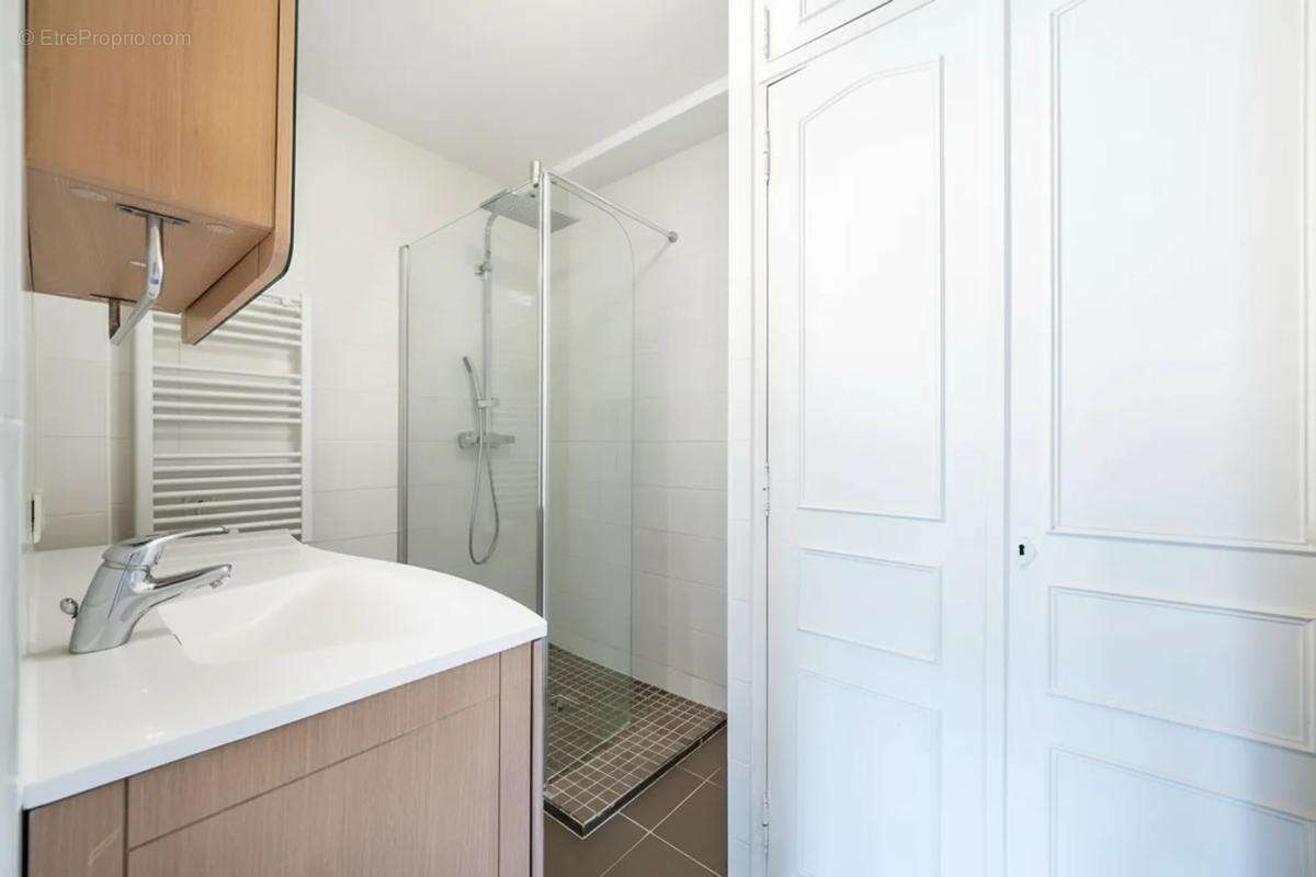 Appartement 3 pièces de 70 m² -  Le Cannet - photo 9
