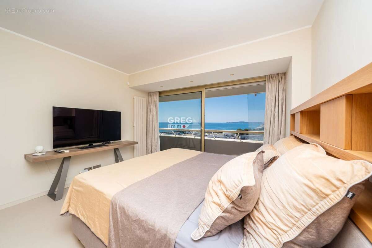 Appartement à VILLENEUVE-LOUBET