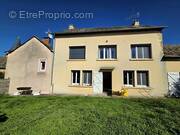 Maison à COMPS-LA-GRAND-VILLE