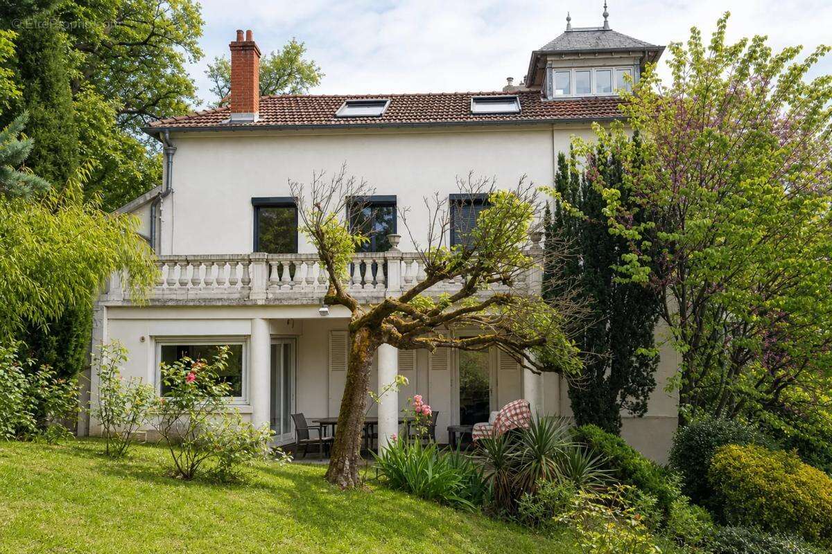 Maison à RILLIEUX-LA-PAPE