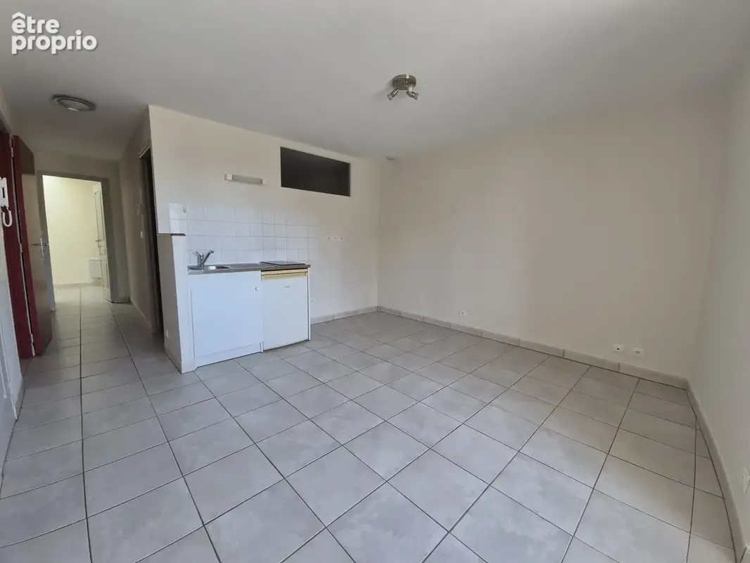 Vente - immeuble de rapport en bon etat - coeur de ville de sable- sur- sarthe - photo 3
