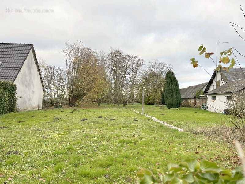 Terrain à ETREPAGNY