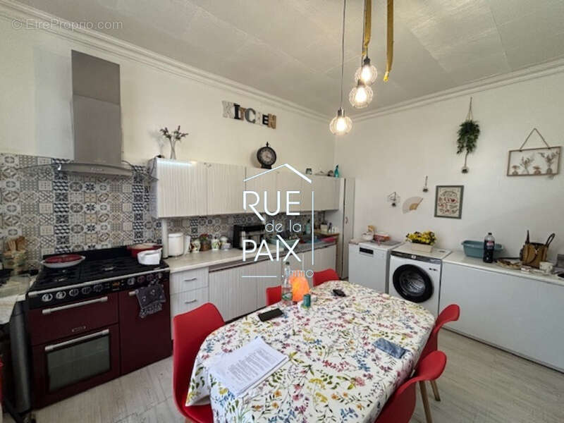Maison à CHAMPDENIERS-SAINT-DENIS