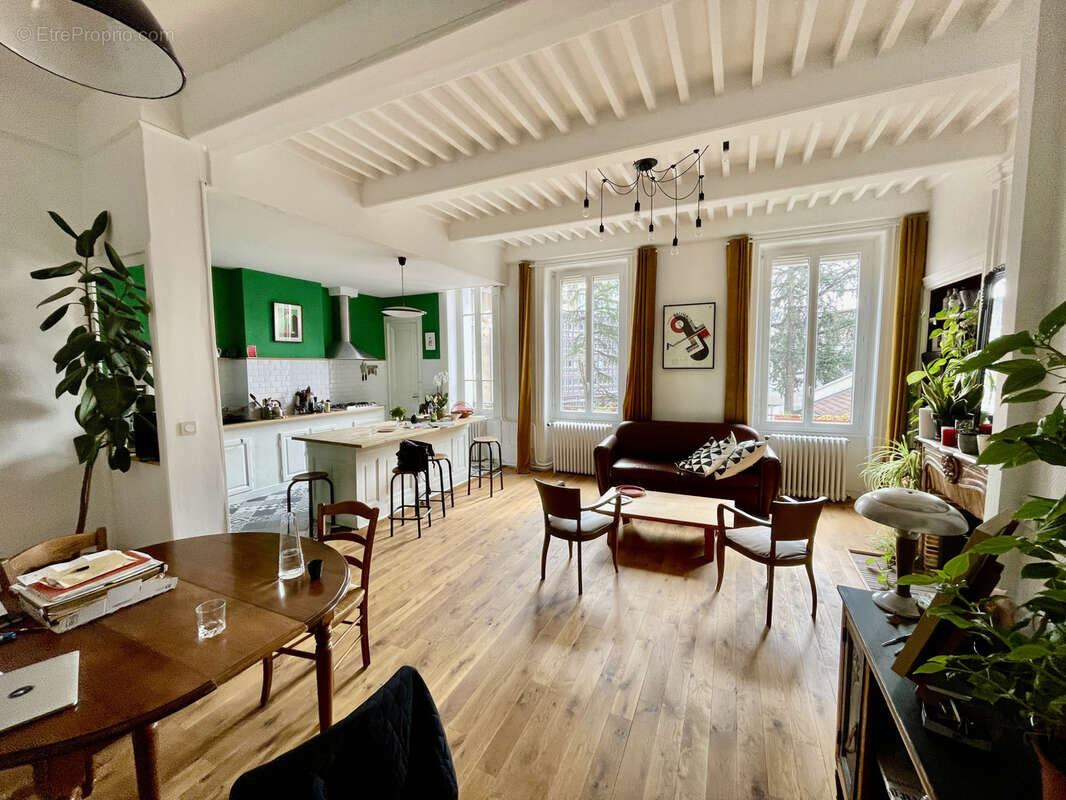 Appartement à SAINT-ETIENNE