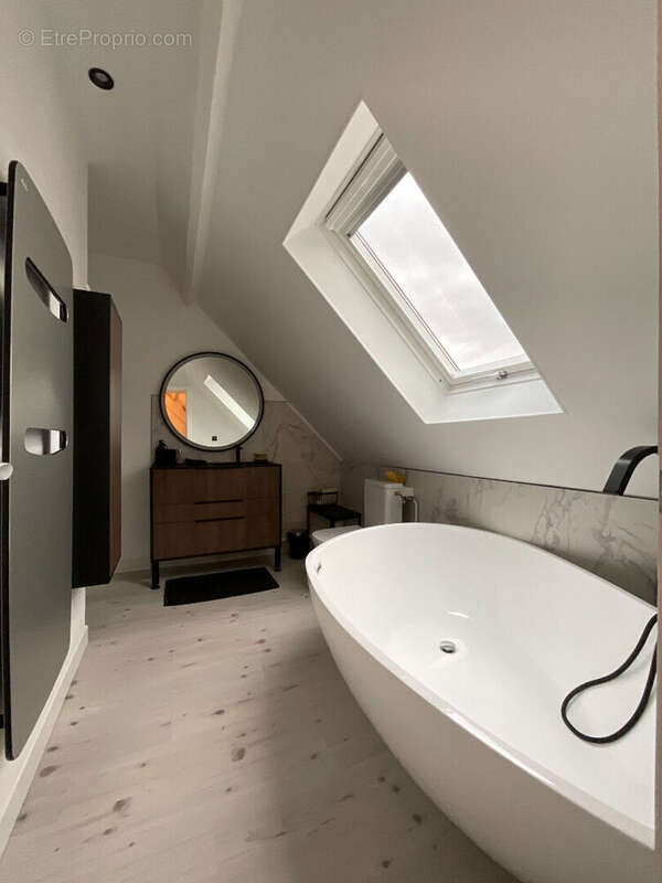 Maison à MAURECOURT