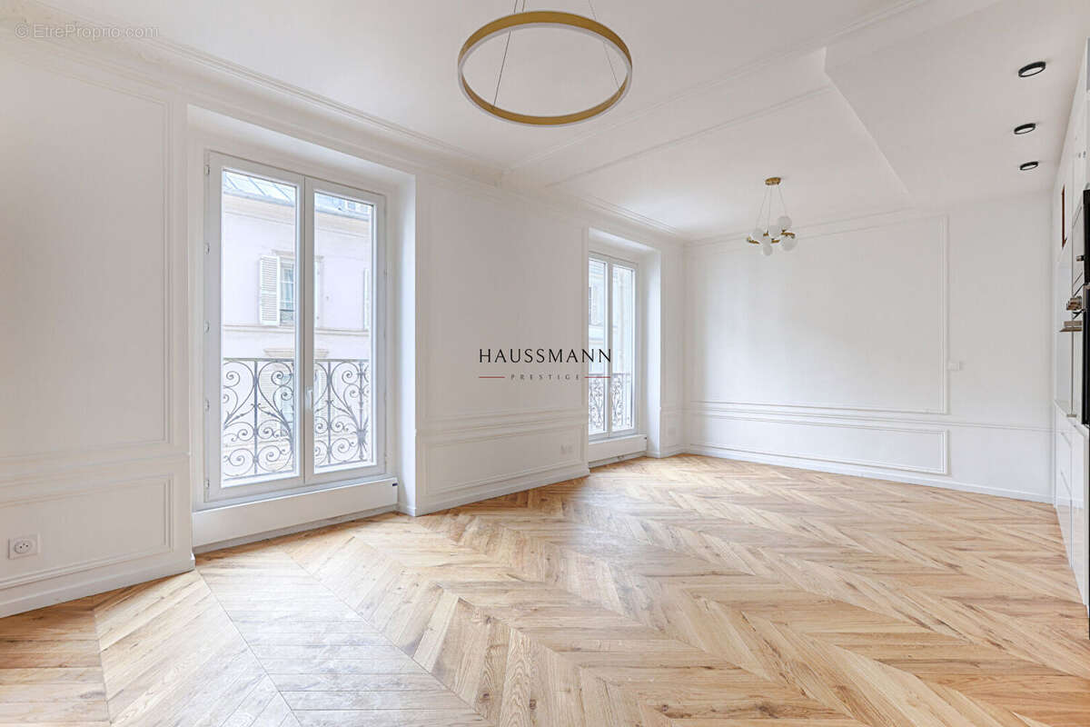 Appartement à PARIS-17E