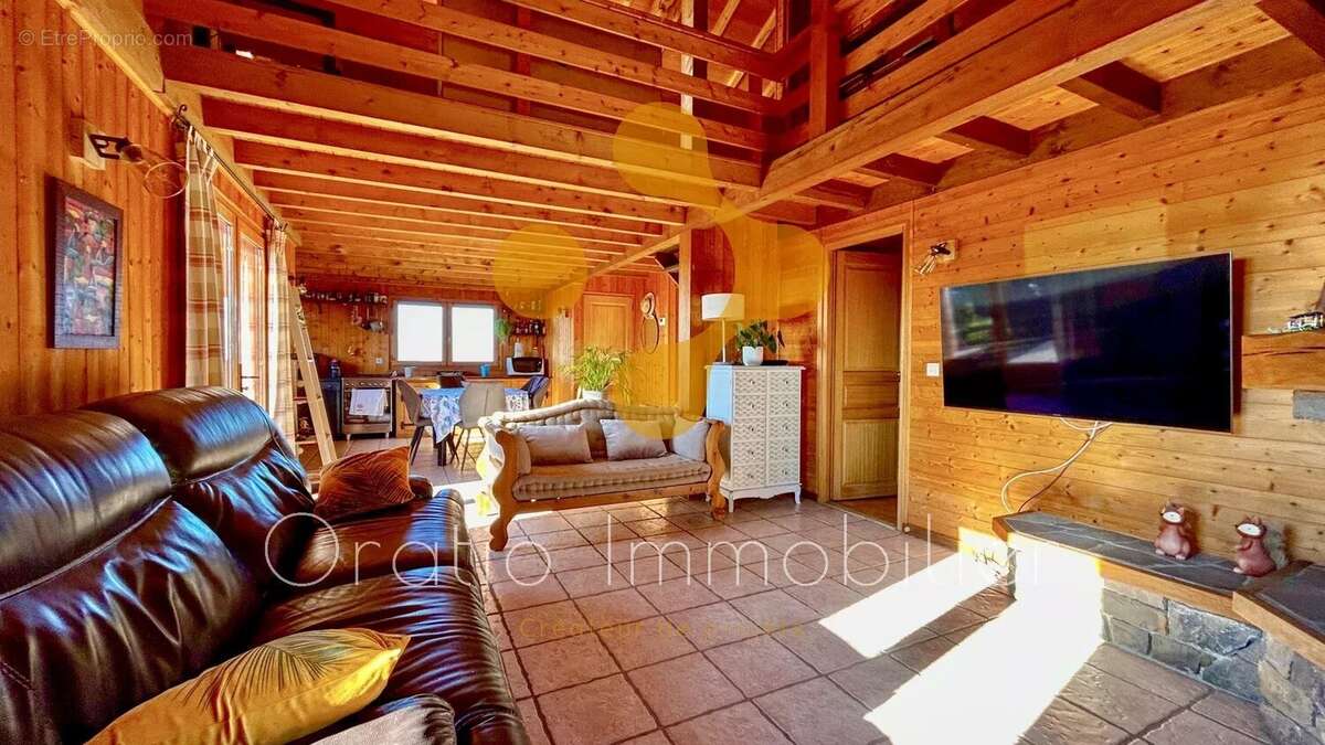 Maison à LA ROCHE-SUR-FORON