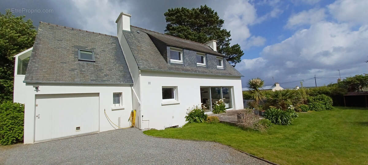 Maison à LE RELECQ-KERHUON
