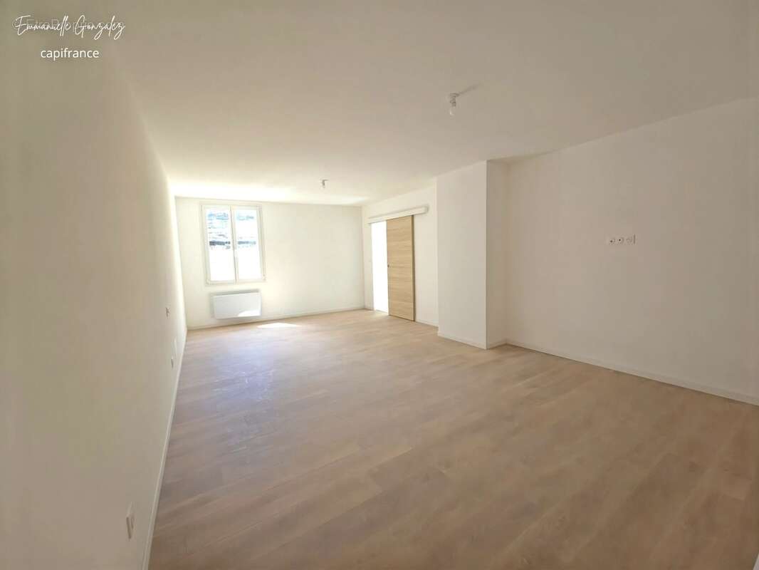 Maison de caractère entièrement rénovée 200m² avec 5 chambres ROUJAN (34) - photo 8