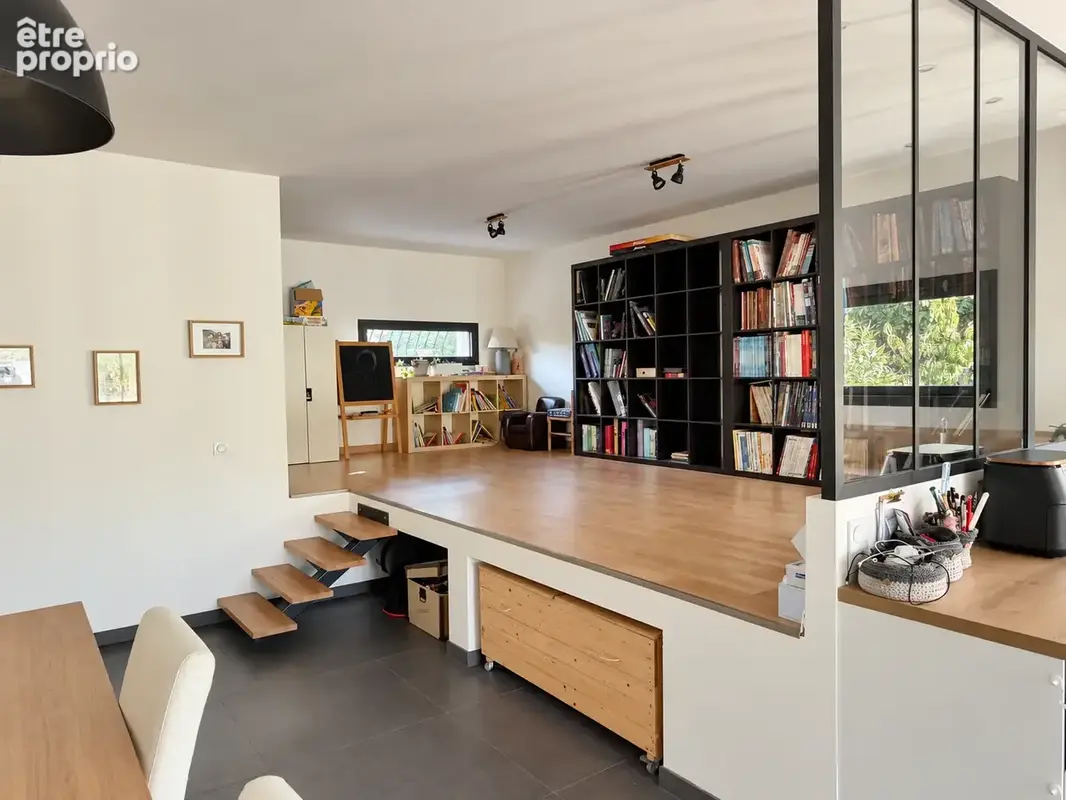 Très belle maison familiale de 260 m2 rénovée avec goût sur terrain de 1500 m2 au calme - photo 5