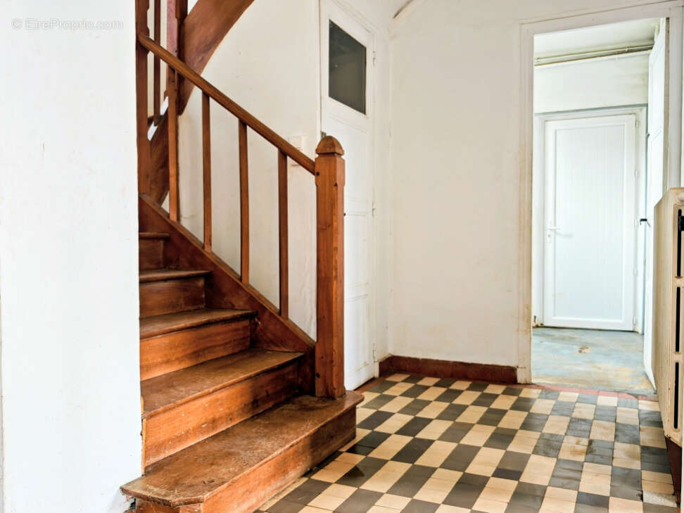 COMPROMIS SIGNE! Maison en pierres 142 m² sur sous-sol, terrain  clos 737 m² - photo 6