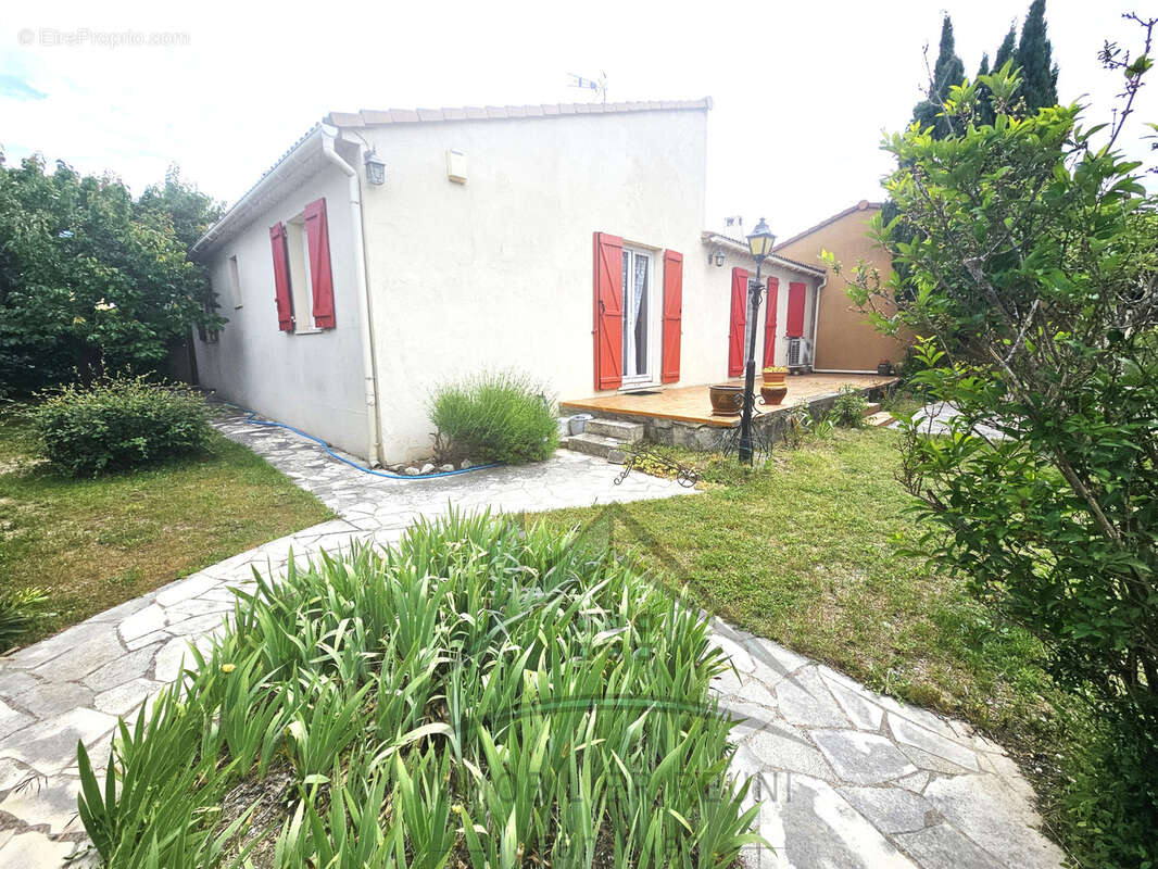 Maison à CHATEAUNEUF-LES-MARTIGUES