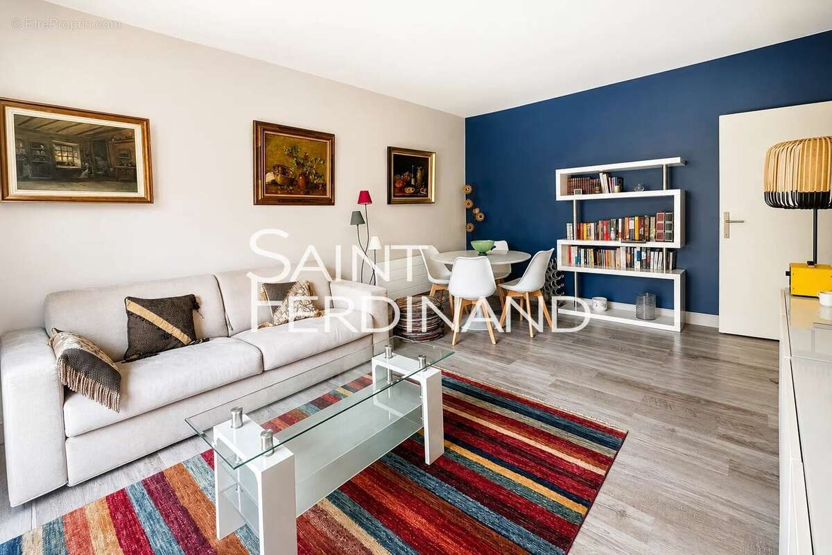 Appartement à NEUILLY-SUR-SEINE