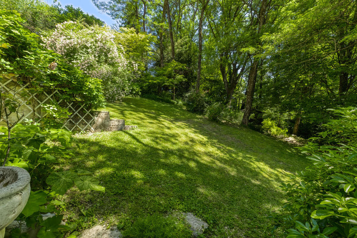 St Jean d'Arvey - Chambéry Savoie - Très belle maison de 6 pièces de 250 m2 - Terrain 3200 m2 - Vue luxuriante - photo 16