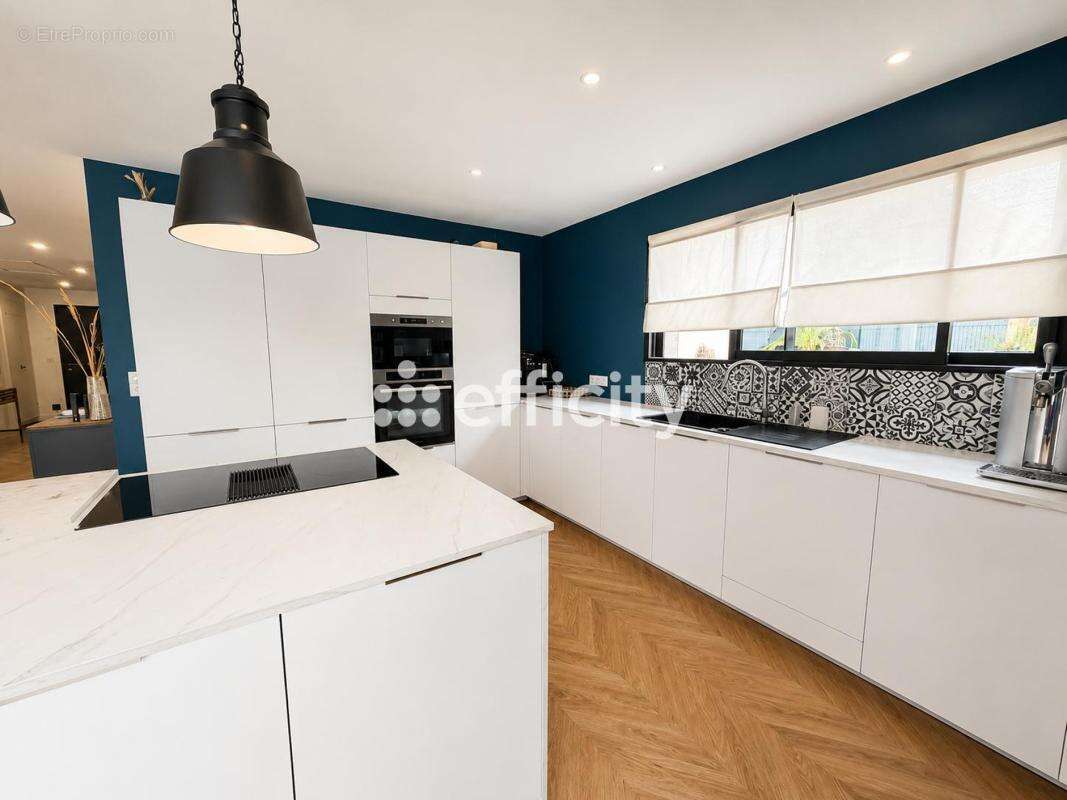 Maison 150 m² à Saint-Erblon  - photo 2