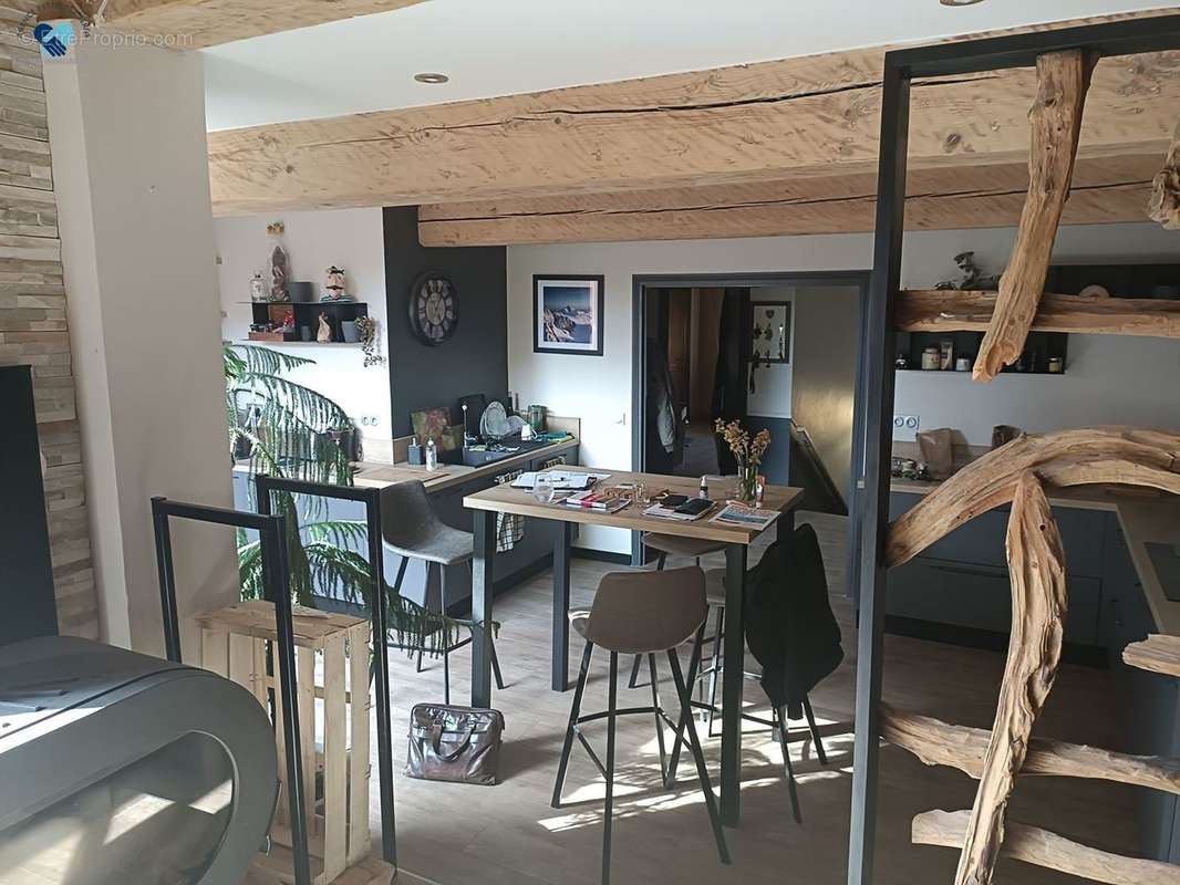 Commerce à CASTELNAU-D&#039;AUDE