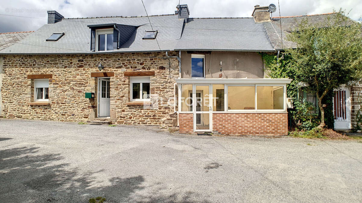 Maison à CARENTOIR