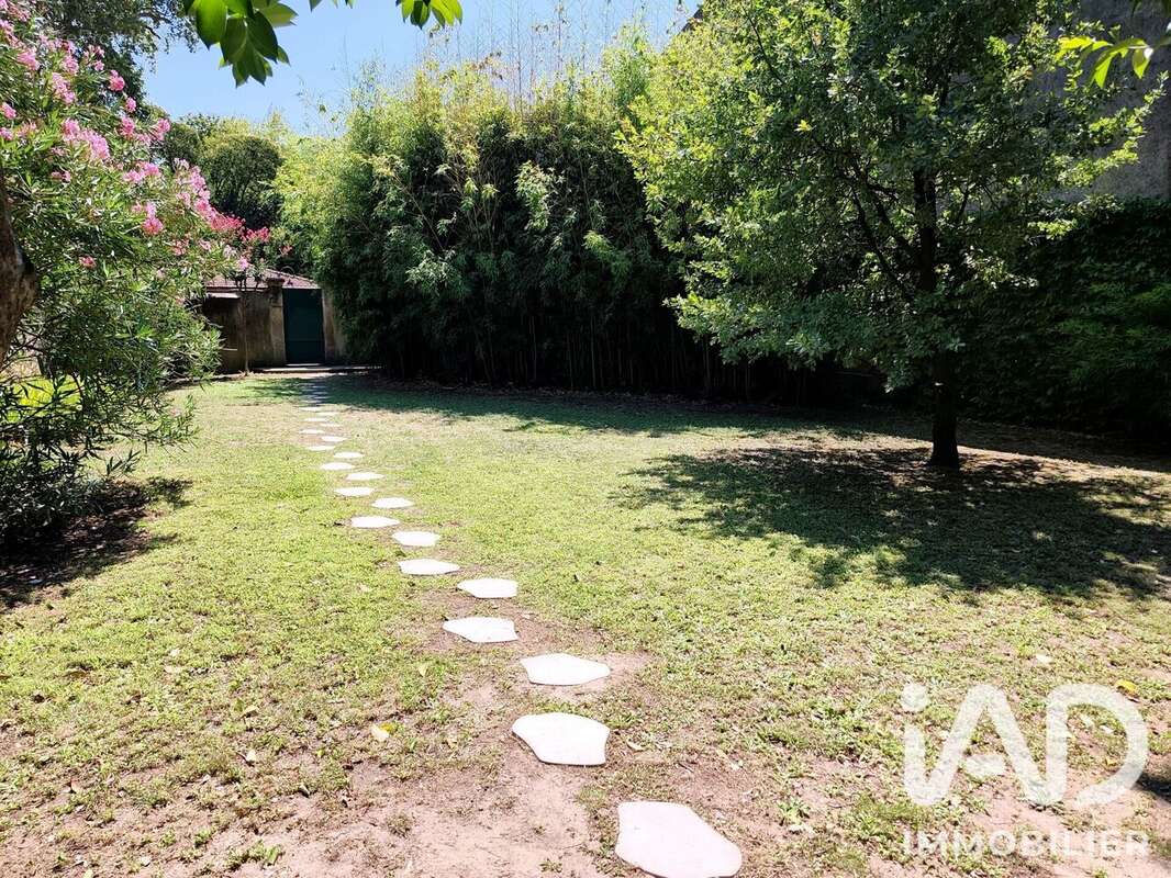Maison 115 m² à Saint-Marcel-D'ardeche  - photo 6