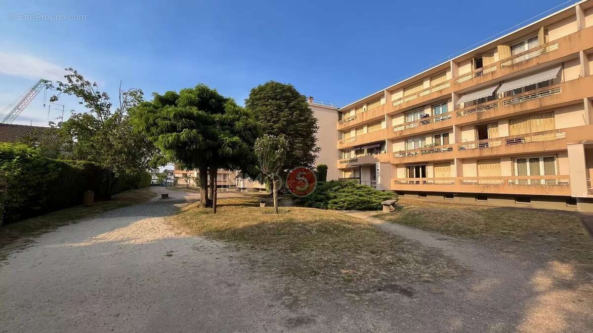 Appartement 60 m² à Bondy  - photo 14