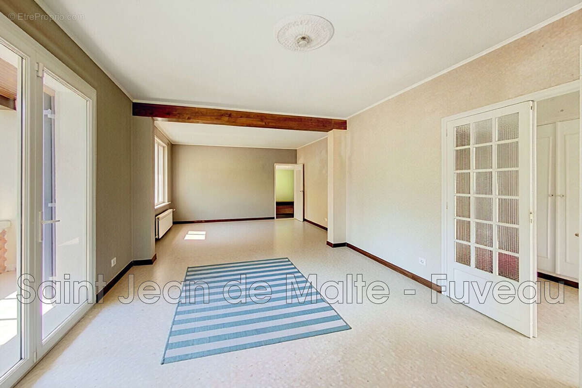 Maison 105 m² à Greasque  - photo 3