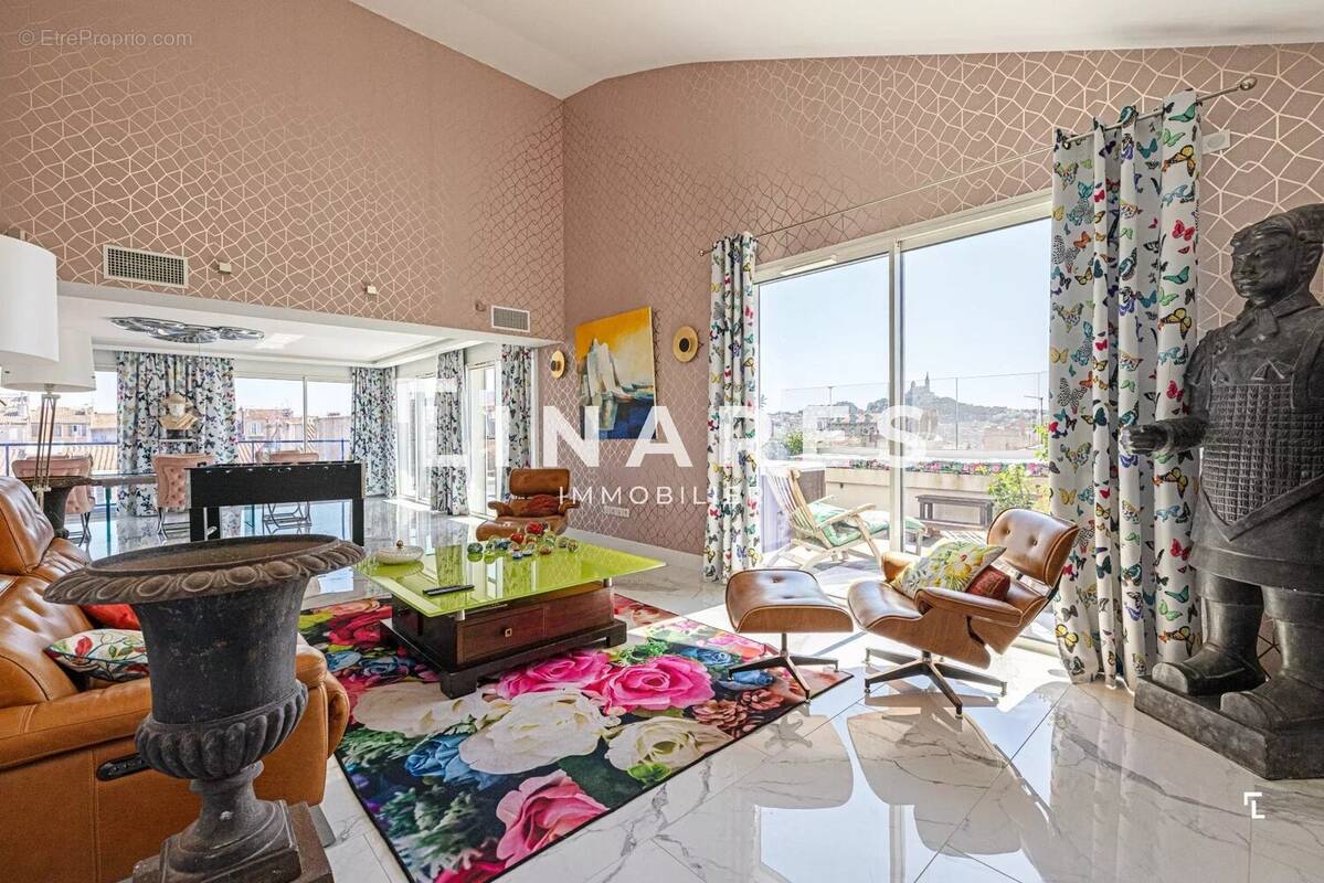 Appartement à MARSEILLE-6E