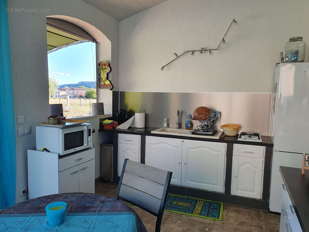 Maison à SAINT-JULIEN-LES-ROSIERS