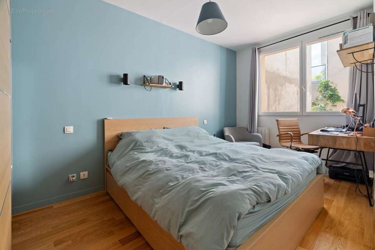 Appartement à LEVALLOIS-PERRET