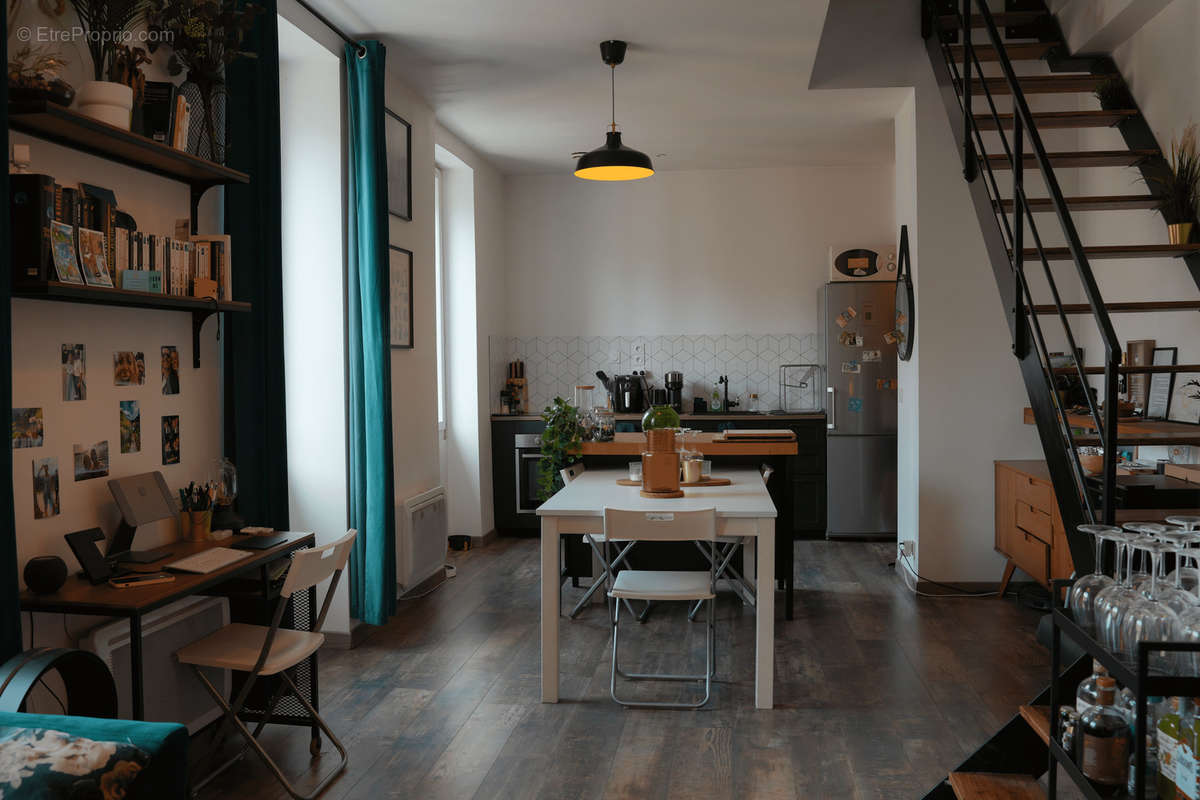 Duplex rénové à Oullins, 65m2 - pied du métro  - photo 2