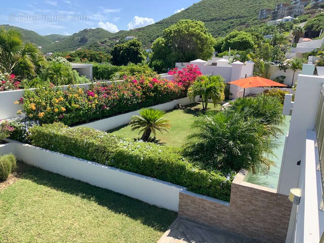 Propriete composee d'une villa de 4 chambres de 3 appart et de 1 studio  2 438 000 € fai - photo 6