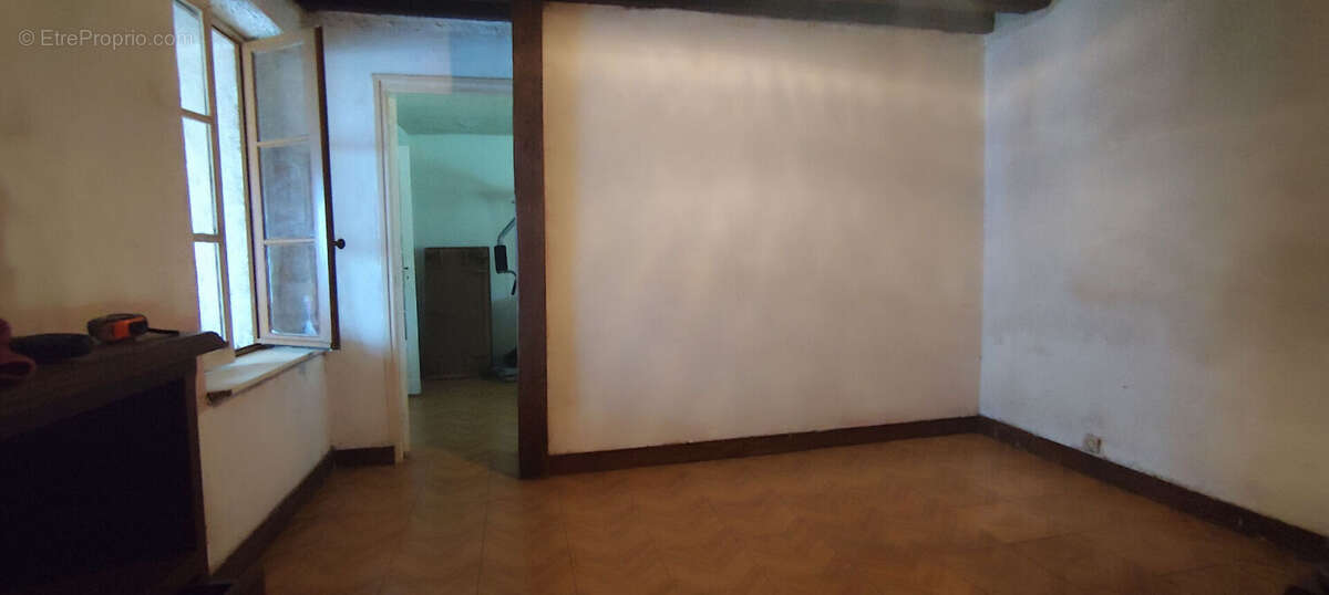 Maison à CRECY-COUVE