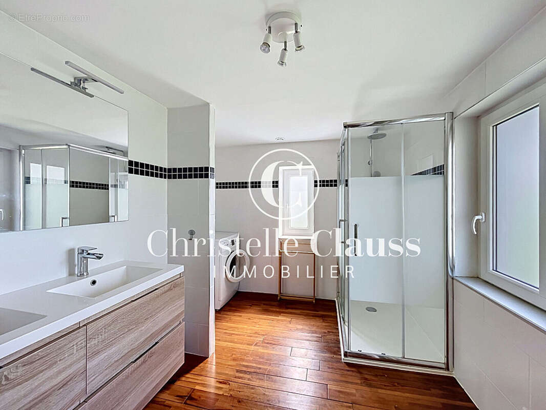 Unique 5-Room House in Berstett 150 m² - photo 9
