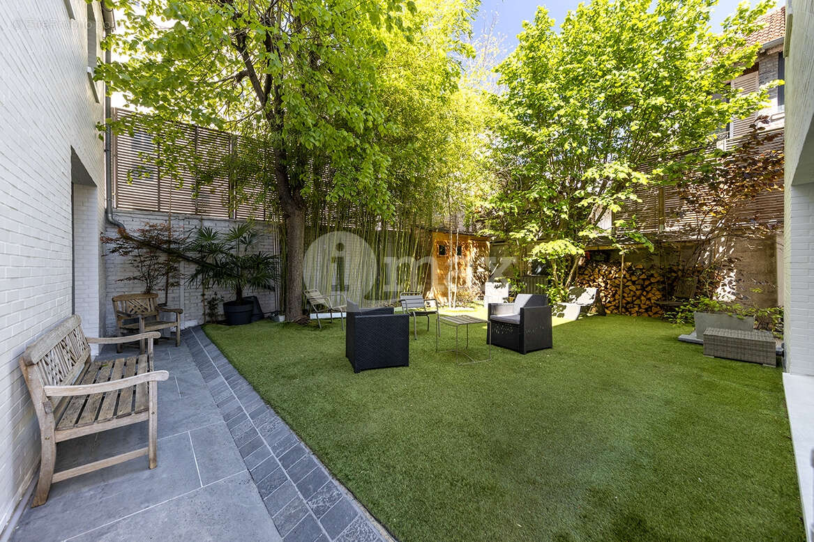 Maison à COURBEVOIE