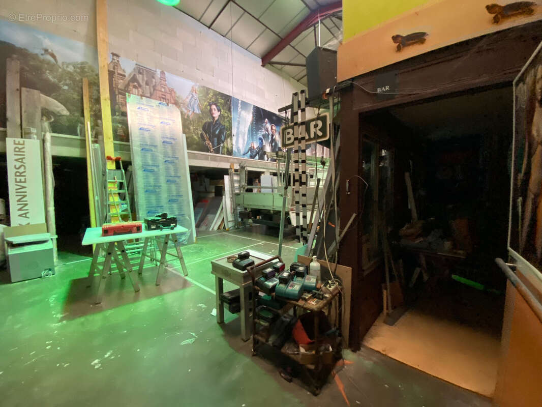 Commerce à SAINT-GENIS-LAVAL